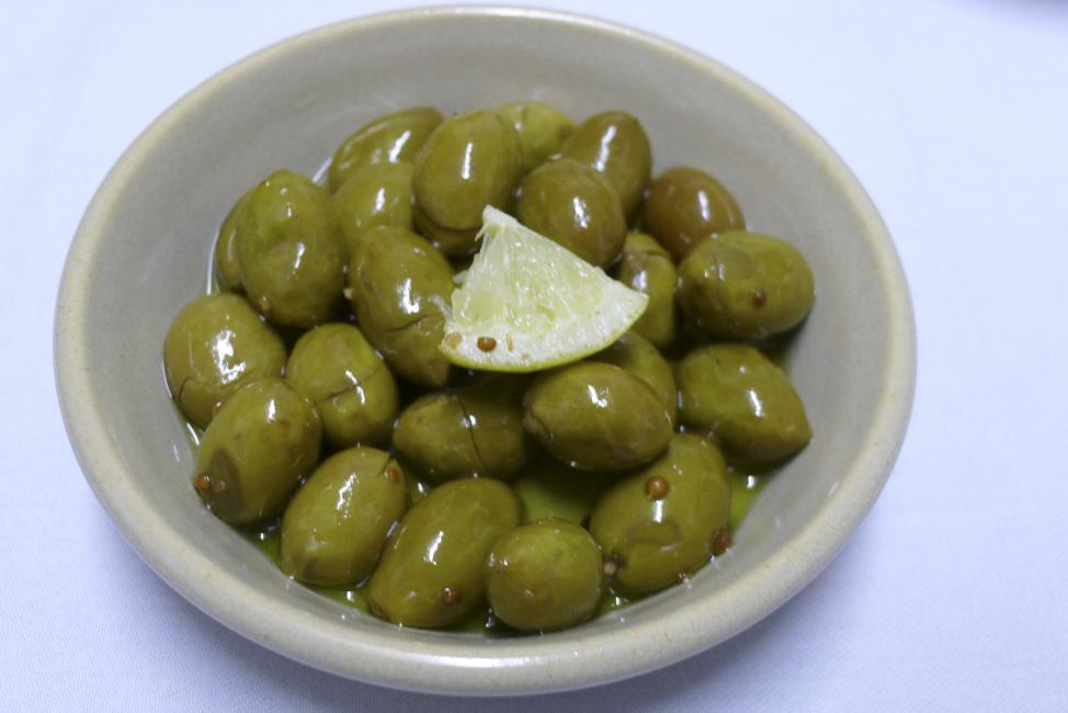 JetDine Menu SD1 - Green olives in olive oil and dry coriander